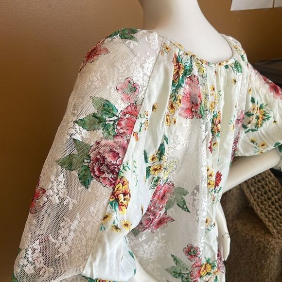 Anthropologie Fig and Flower Floral Cold Shoulder Top Size Medium - Picture 6 of 13